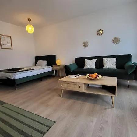 Studio-Priv.Parkplatz-Balkon-Wlan-Netflix-Smarttv Deizisau Extérieur photo