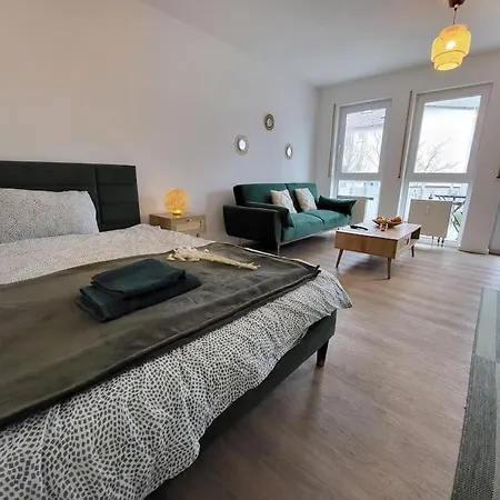 Studio-Priv.Parkplatz-Balkon-Wlan-Netflix-Smarttv Deizisau Extérieur photo